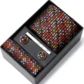 Coffret cadeau cravate homme à carreaux colorés, avec cravate, pochette et boutons de manchette. - HB86