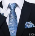 Detail van blauwe paisley stropdas, pochet en manchetknopen set voor formele kleding. - Blauw-Zilveren Paisley Stijl (S309)