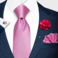 Conjunto de corbata rosa para hombre con pañuelo flor de solapa y gemelos elegantes. - 12648-SF227