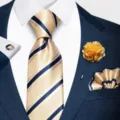 Elegante conjunto de corbata a rayas pañuelo flor de solapa y gemelos para hombre - 12648-SF238