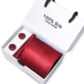 Rode zijden stropdas cadeaupakket set met bijpassende manchetknopen voor heren zakelijke mode. - SB282