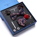 Heren blauwe bloemen vlinderdas pochet dasspeld manchetknopen cadeau set variant. - LB191