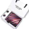 Bordeaux Zijden Das en Manchetknopen Set met GestreEPT Patroon in Luxe Geschenkdoos - SB286