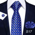Set di cravatta da uomo a quadri blu con fazzoletto taschino e gemelli variante ottima. - S17