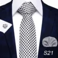 Set cravatta da uomo a quadri bianco e nero con fazzoletto per abiti da lavoro formali. - S21