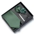 Set regalo cravatta verde scuro fazzoletto da taschino fiore fermacravatta matrimonio. - Verde scuro