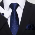 Set de corbata azul marino para hombre con lunares, pañuelo y gemelos para traje formal. - S50