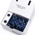 Blauwe geometrische zijden stropdas cadeauset voor heren met pochet en stijlvolle manchetknopen. - SB253