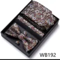 Coffret Cadeau Homme Cravate Nœud Papillon Pochette Boutons de Manchette Jacquard. - Sombre