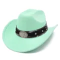 Detailaufnahme des mintgrünen Cowboyhutes mit Schlangenleder-Band und Stierschädel-Schnalle. - Einheitsgröße / Hellgrün