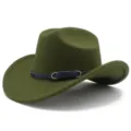 Dettaglio in primo piano del cappello da cowboy in feltro verde con cinturino in pelle. - Taglia unica / Verde militare