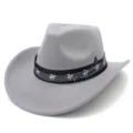 Dettaglio cappello cowboy feltro grigio, con fascia nera con note musicali e cavalli pixel. - Taglia unica / Grigio