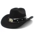 Nahaufnahme des schwarzen Wildleder Cowboyhutes mit Schlangenmuster Band und Stier Motiv. - Einheitsgröße / Schwarz