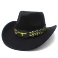 Close-up van de klassieke zwarte westerse cowboyhoed met gedetailleerde gouden stierenkop. - Eén maat / Zwart