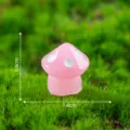 Figurine champignon miniature lumineuse rose en résine pour décor de mousse variante - N° 1 Rose clair / champignon luminescent