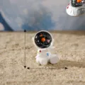 Mini agalma astronauti se thematiki diastimiki diakosmisi gia to grafeio kai to amaxi - Αρ. 1 Κρατώντας καρότο