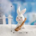 Mignonne figurine de lapin en résine blanche avec balai pour micro paysage décoration 4.7cm - N° 10 Lapin avec balai