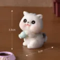Charitmeni gata resinis miniatura ornament me prasini bala gia mikro topio diakosmisi. - Νο 7 γκρι γάτα που κρατάει μπάλα