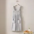 Graues Korallenvlies tragbares Badetuch Kleid mit Trägern, weiches Waffel-Duschhandtuch saugfähig. - Einheitsgröße / Hellgrau