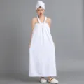 Robe de serviette de bain portable en polaire corail blanche avec bretelle licou et turban. - Blanc