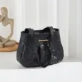 Schwarze gesteppte PU-Leder kleine Handtasche mit Metallbuchstaben für Damen Alltag - Schwarz