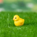 Miniatur gelbe Ente Figur, süsses Harz Mikrolandschaft Zubehör, 1,1x1,2cm Grösse. - Nr.14 Kleine Gelbe Ente