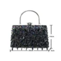Detailansicht der glitzernden Pailletten-Abendtasche mit Kristallschnalle und Metallgriff. - bunt