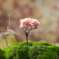 Mini künstlicher Kirschblütenbaum mit Moosbasis für DIY Mikrolandschaft Dekoration. - Kirschblüte