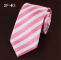 Stijlvolle roze met witte gestreepte herenstropdas van polyester twill voor zakelijke outfits. - SF-H3