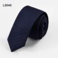Donkerblauwe smalle stropdas voor heren, stijlvol geweven textuurdesign voor zakelijk. - L5045