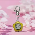 Orologio portachiavi girasole giallo, simpatica tasca da borsa per studenti e accessori. - Giallo