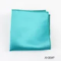 Detailopname van het blauwe polyester pochet met gladde stoftextur en nette randafwerking. - XH36#P
