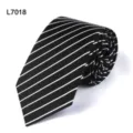 Klassische schwarze Business Krawatte mit weissen Streifen, 7cm fuer Anzuege Herren. - L7018