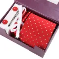 Rode stippen stropdas cadeauset voor heren met manchetknopen dasclip en pochet voor formele kleding. - Chinees Rood Set