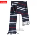 Klassieke ruitjes wintersjaal in marineblauw met rode en grijze strepen en elegante franjes. - Donkerblauw Grijs Rood Ruitjes Stijl(SRSS29S)