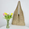 Beigefarbene gestreifte Häkel-Tasche, lässige geflochtene Schultertasche für Strand und Alltag. - Khaki