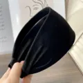 Black velvet wide headband for women, stylish plain solid color hair hoop daily wear. - Black Pleated Wide Brim Style