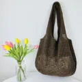 Braune gestrickte Tasche, lässige Netz-Schultertasche für Damen, stylische Alltagstasche. - Kaffeebraun