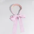 Serre-tête en dentelle rose avec nœud ruban, accessoire de cheveux doux gros plan de texture. - Violet