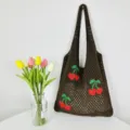 Borsa shopper in maglia marrone con grazioso motivo a ciliegia, borsa a spalla casual in rete. - Caffè