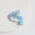 Détail de mini pince à cheveux dauphin bleu en acétate, accessoire mignon pour femmes. - Dauphin Bleu