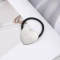 Chouchou minimaliste en métal en forme de cœur pour femmes, élastique noir, accessoire élégant. - Coeur Argent