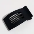 Schwarze matte quadratische Haarklammer minimalistischer eleganter Haargummi Detailansicht - Schwarz