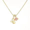 Collana a catena color oro con ciondolo lettera L pavé e pianeta cuore rosa elegante per donna. - Lettera C