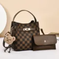 Sac seau à carreaux marron classique avec pochette assortie et charm d'ours mignon pour femme - Café