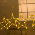 Warme witte LED sterren lichterketting, perfect voor kamerdecoratie en feestelijke sfeer. - Geel