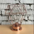 Rose gouden geometrische LED tafellamp, minimalistisch ijzeren kunst nachtlampje variant. - Diamant / Roségoud / USB Opladen