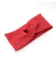 Détail bandeau croisé en tricot rouge, bandeau absorbant doux pour le sport et le quotidien. - Rouge pastèque