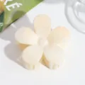 Schicke Marmor Blumen Haarklammer, elegante cremeweiße Acryl Haarkralle für Damen Frisuren. - Tintenwäsche Blumen-Haarklammer / Beige