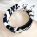 Schwarz weiße Zebra Plüsch Haarreif, weicher flauschiger Haarreif, süßes Haaraccessoire. - Schwarze Regenbogenstreifen